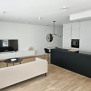 Appartement New Spacious Two Bedroom Center With Parking, Near Public Transport, Luxembourg